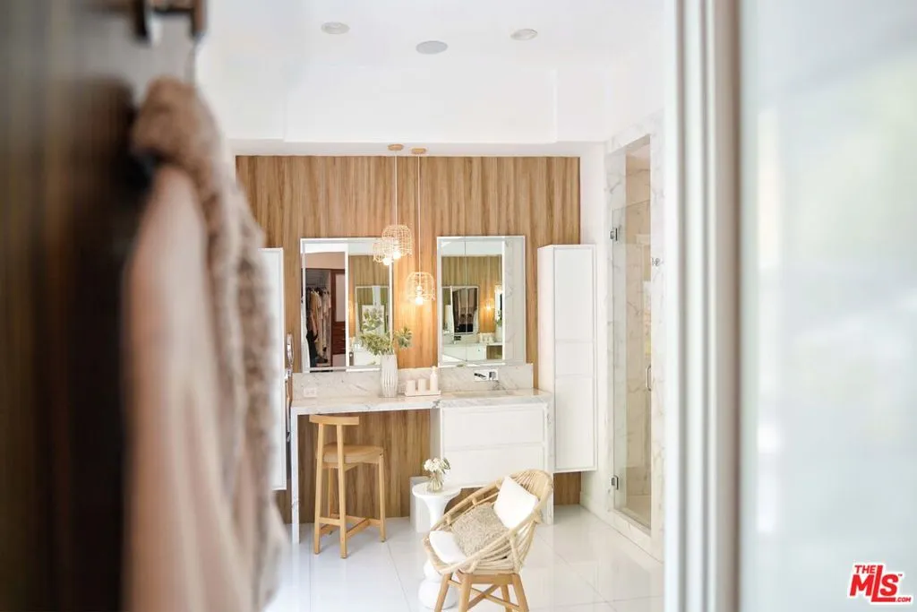 9852 San Circle, Beverly Hills, California 90210 home-pic-17